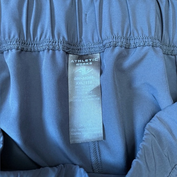Athletic Works, Dri-More Tech Capri Pants, Plus Size XXL, Gray 🏃♀️➡️ - Picture 2 of 9